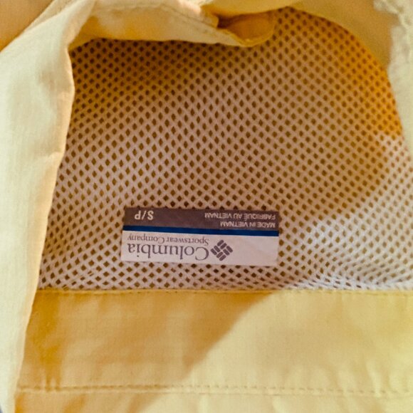 Columbia short-sleeved, vented golf shirt size S/P EUC - Picture 5 of 5